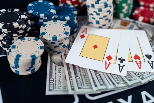 letsbet পোকার টেবিল নির্বাচন স্ক্রিন এবং প্লেয়ার ইন্টারফেস